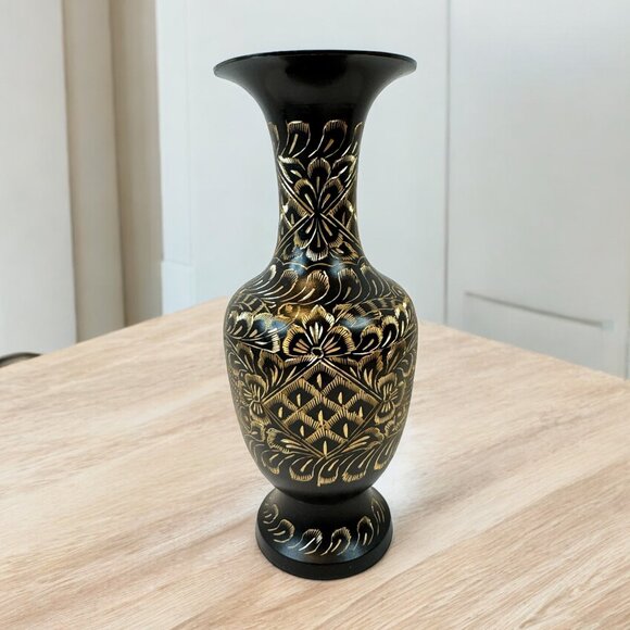 Vintage Metal Flower Vase Black Gold Brass Etching Floral Pattern India - Picture 1 of 6